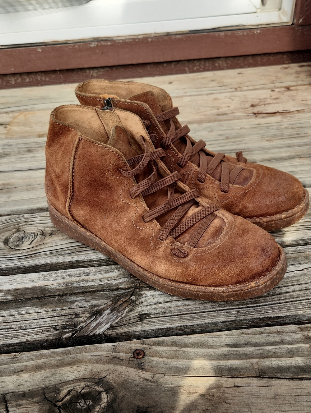 Born Sienna Suede Leather Boots 9 Brown Fall Casual Comfy Memory Foam